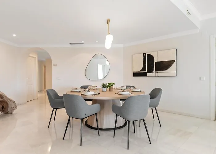 아파트 Precioso Y Muy Cerca De La Playa En Gaviotas 마르베야