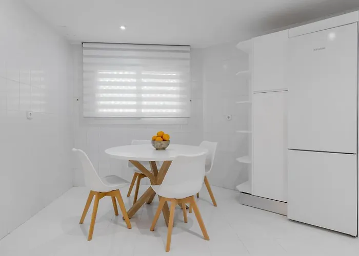 아파트 Precioso Y Muy Cerca De La Playa En Gaviotas 마르베야